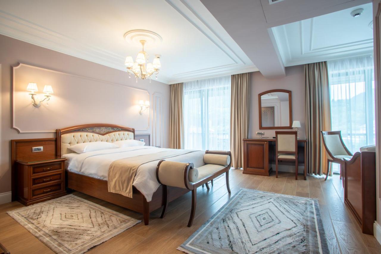 Camera Matrimoniale con Letto Supplementare
